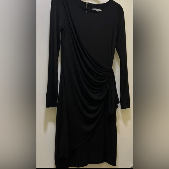 People Like Frank Sz Small
Black Dress - Picture 2 of 9